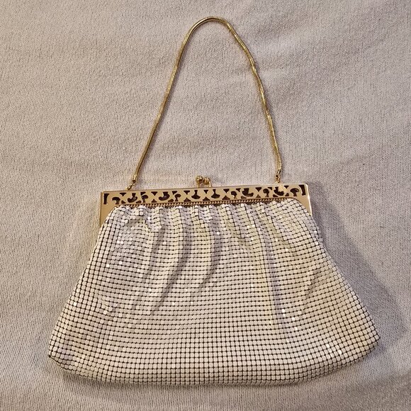 Whiting & Davis Co Mesh White Metal Gold Silver Hand Bag Purse Clutch EUC PRETTY